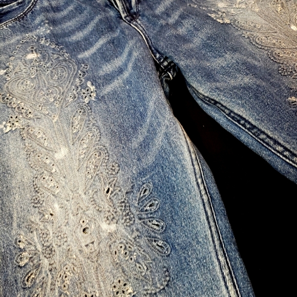 Scotch and Soda Embossed Cut Out Embellished Mom Jeans Sz 28/32 - Picture 10 of 13